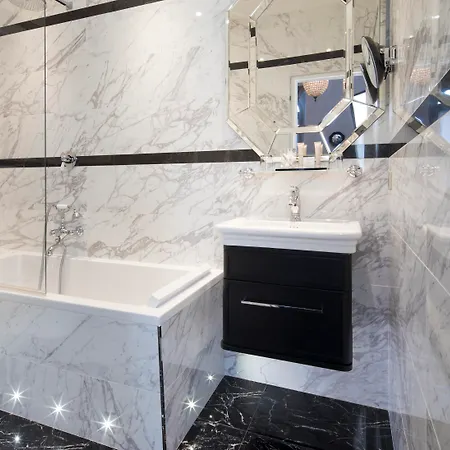 & De Latour Maubourg Hotel 4*
