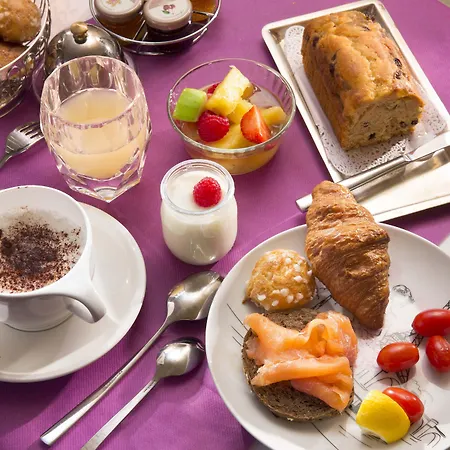 Отель & De Latour Maubourg