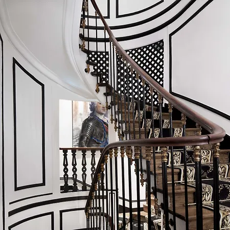 Отель & De Latour Maubourg