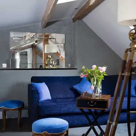 & De Latour Maubourg Париж