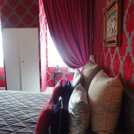 Hotel & De Latour Maubourg 4*